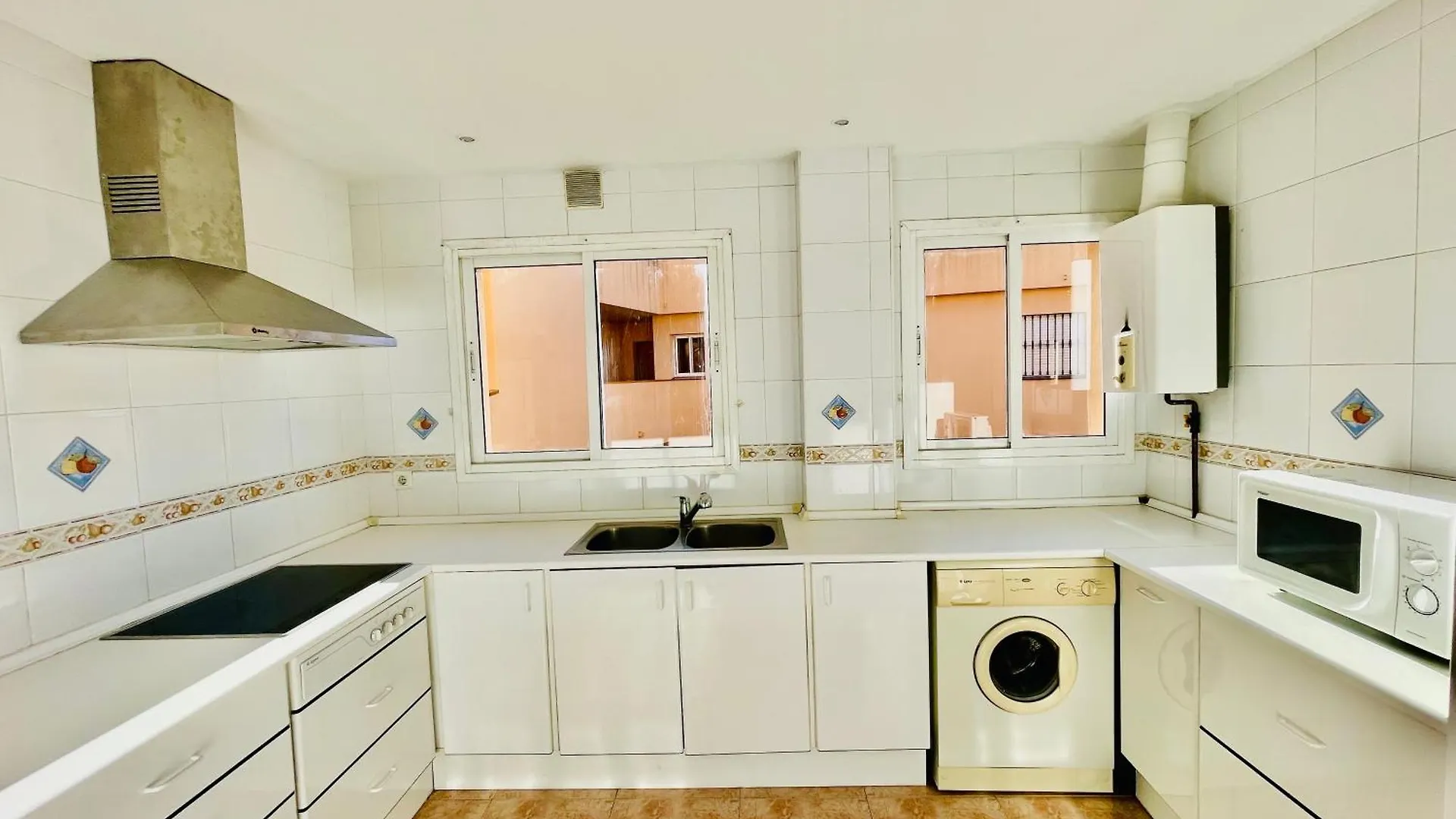 Superhosts Suites Mijas Fuengirola 0*,